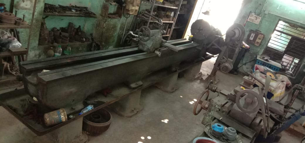 2750 x 230 x 50 Heavy Duty Lathe Machine