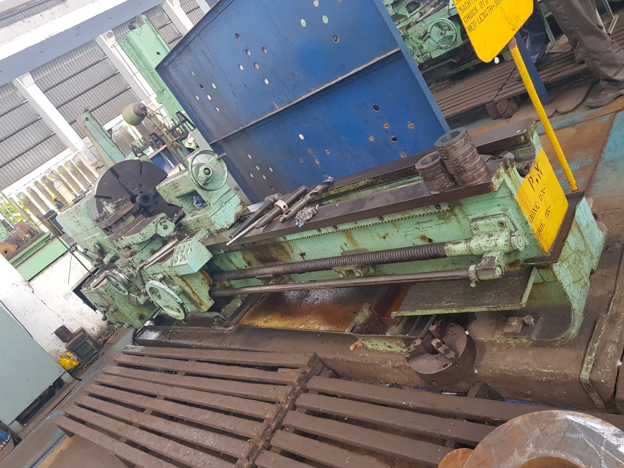 2000 x 350 x 75 mm Medium Duty Lathe Machine