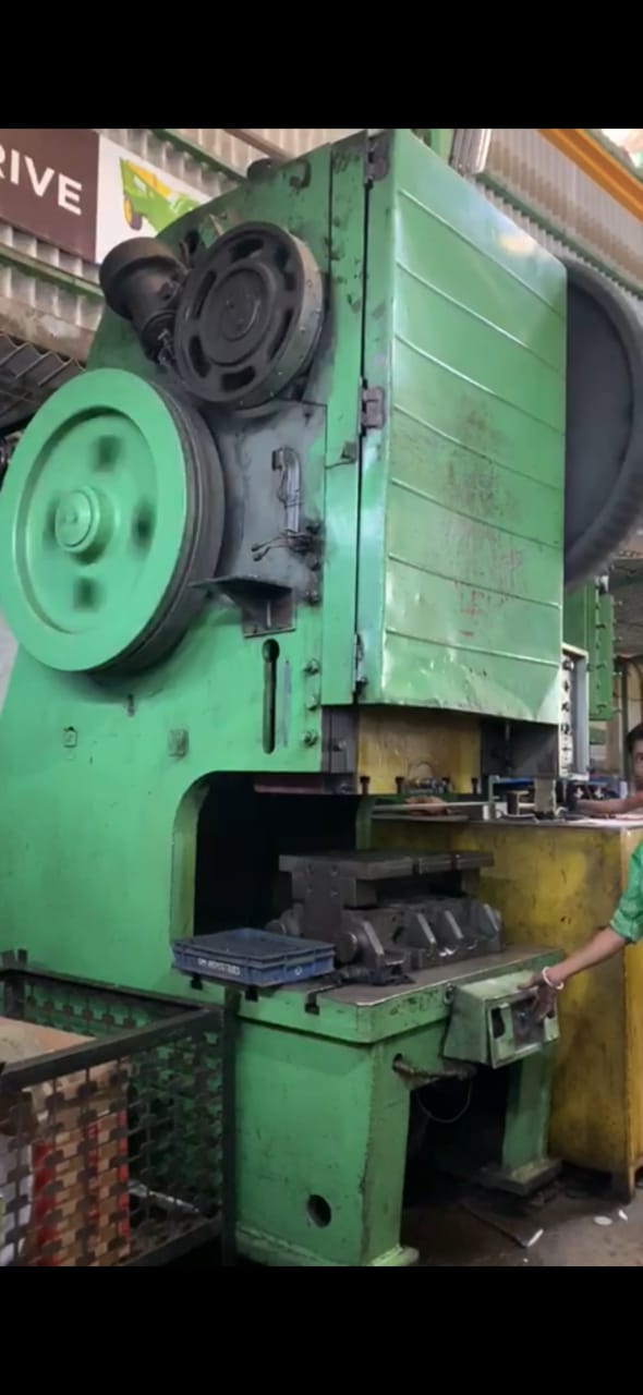 250 (ton) Press Machine