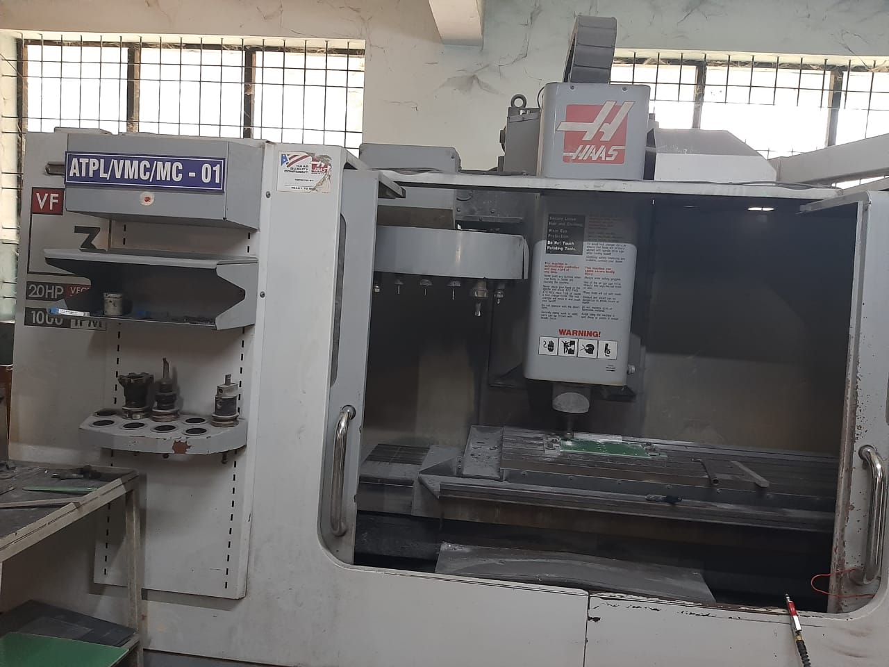1000 x 800 x 800 (Axis Size ) 3 Axis VMC Machine