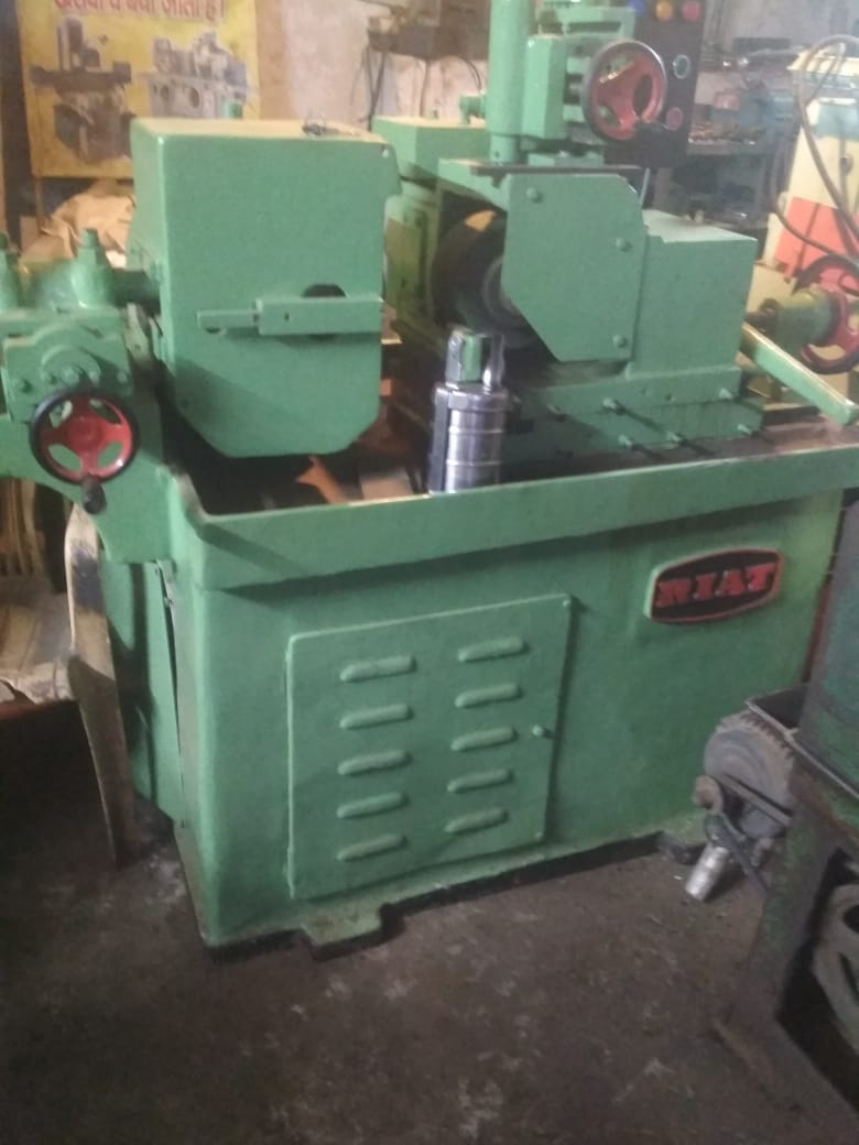 350 (length) Cylindrical Grinding Machine