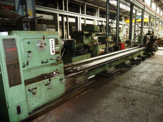 9000 x 800 x 125 Heavy Duty Lathe Machine