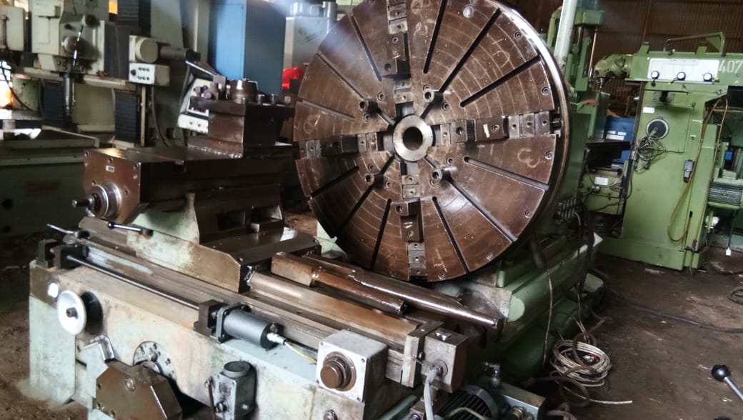 700 x 1600 x 280 Light Duty Lathe Machine
