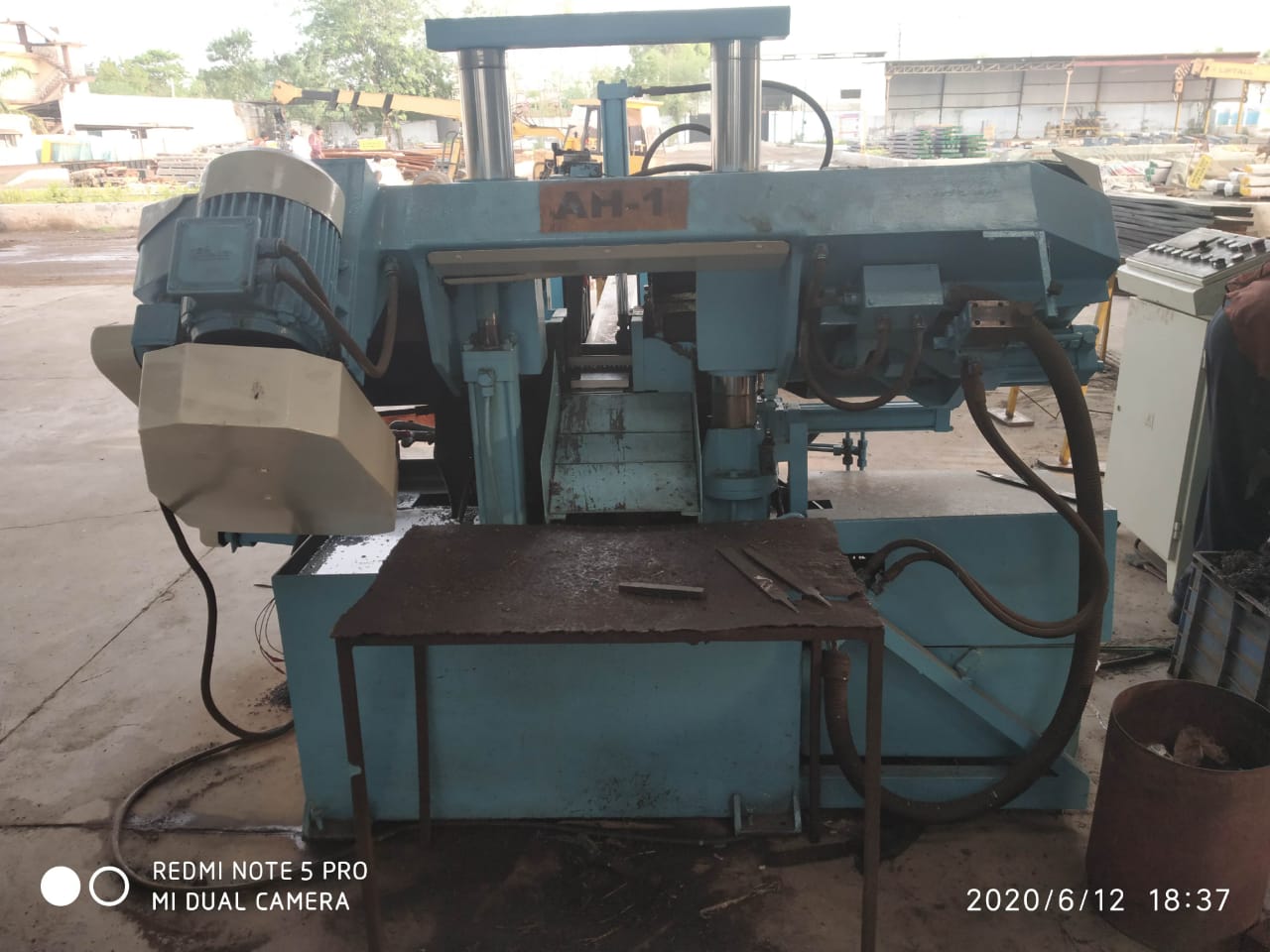 240(dia) Heavy Duty Band Saw Machine