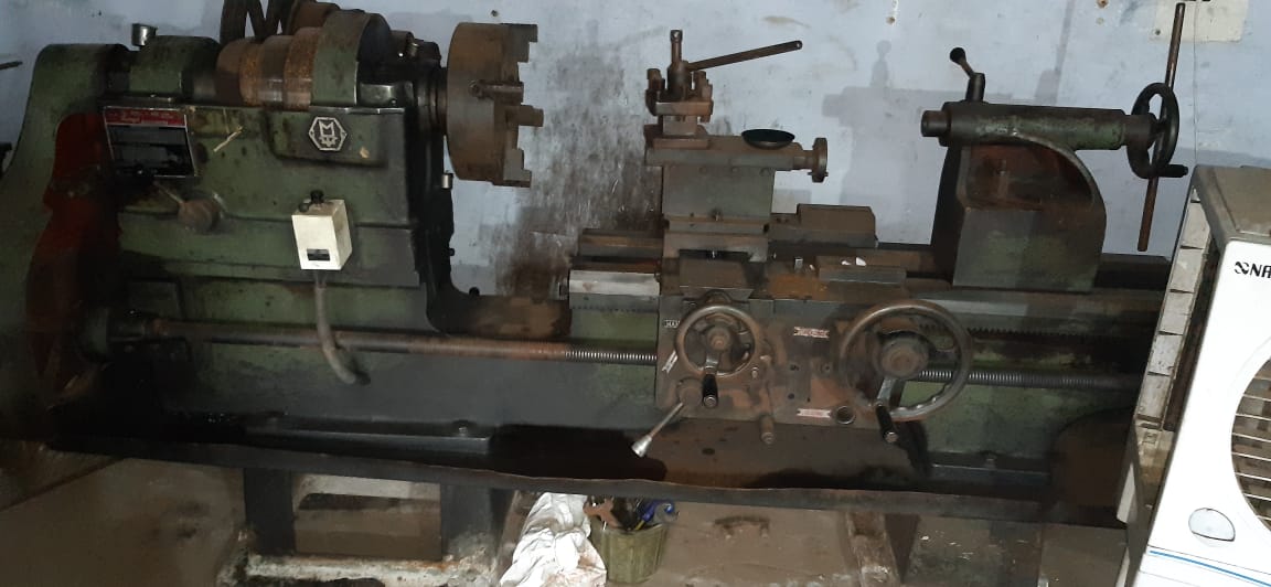 1830 (length) Medium Duty Lathe Machine