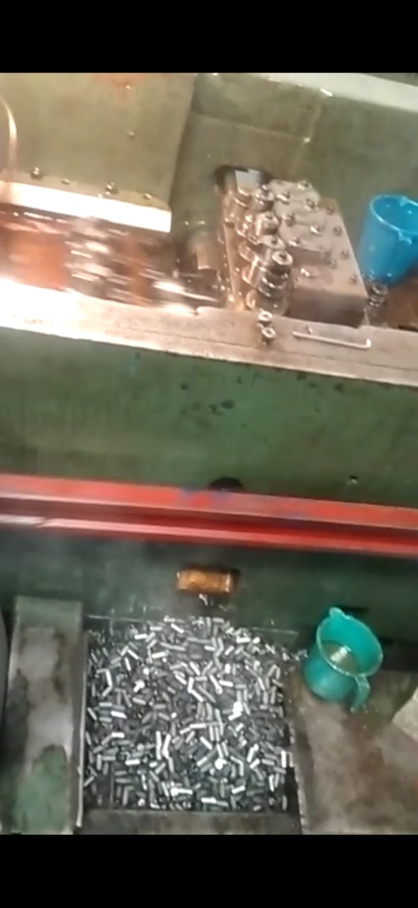 19b (12 mm) Cold Nut Former machine