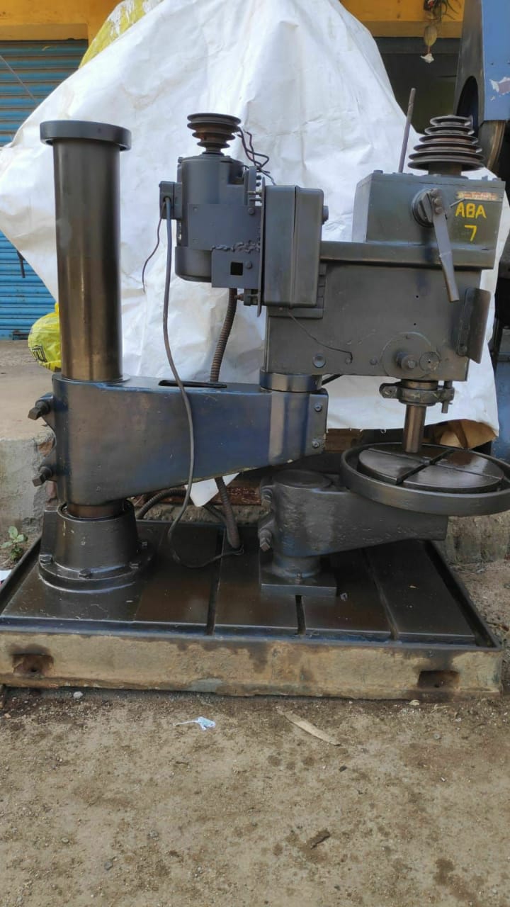 25 mm (cap.) Radial Drill Machine