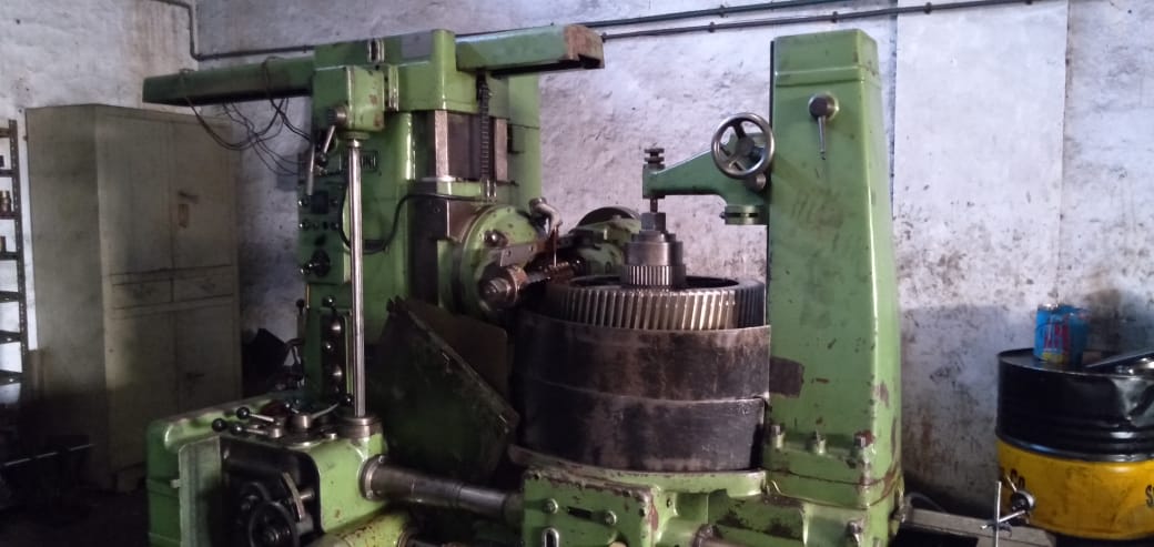 1000 X 450 X 10 Gear Hobber Machine