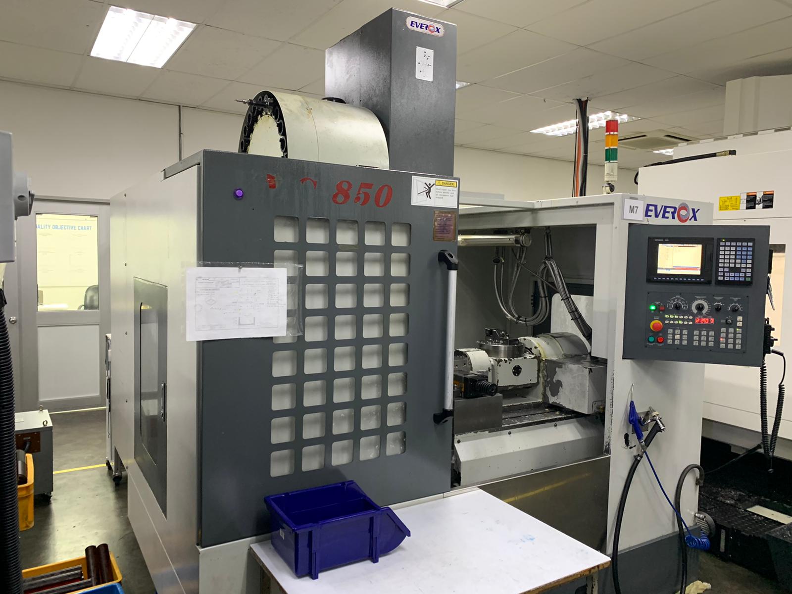800 x 500 x 500 (Axis size) 5 Axis VMC Machine