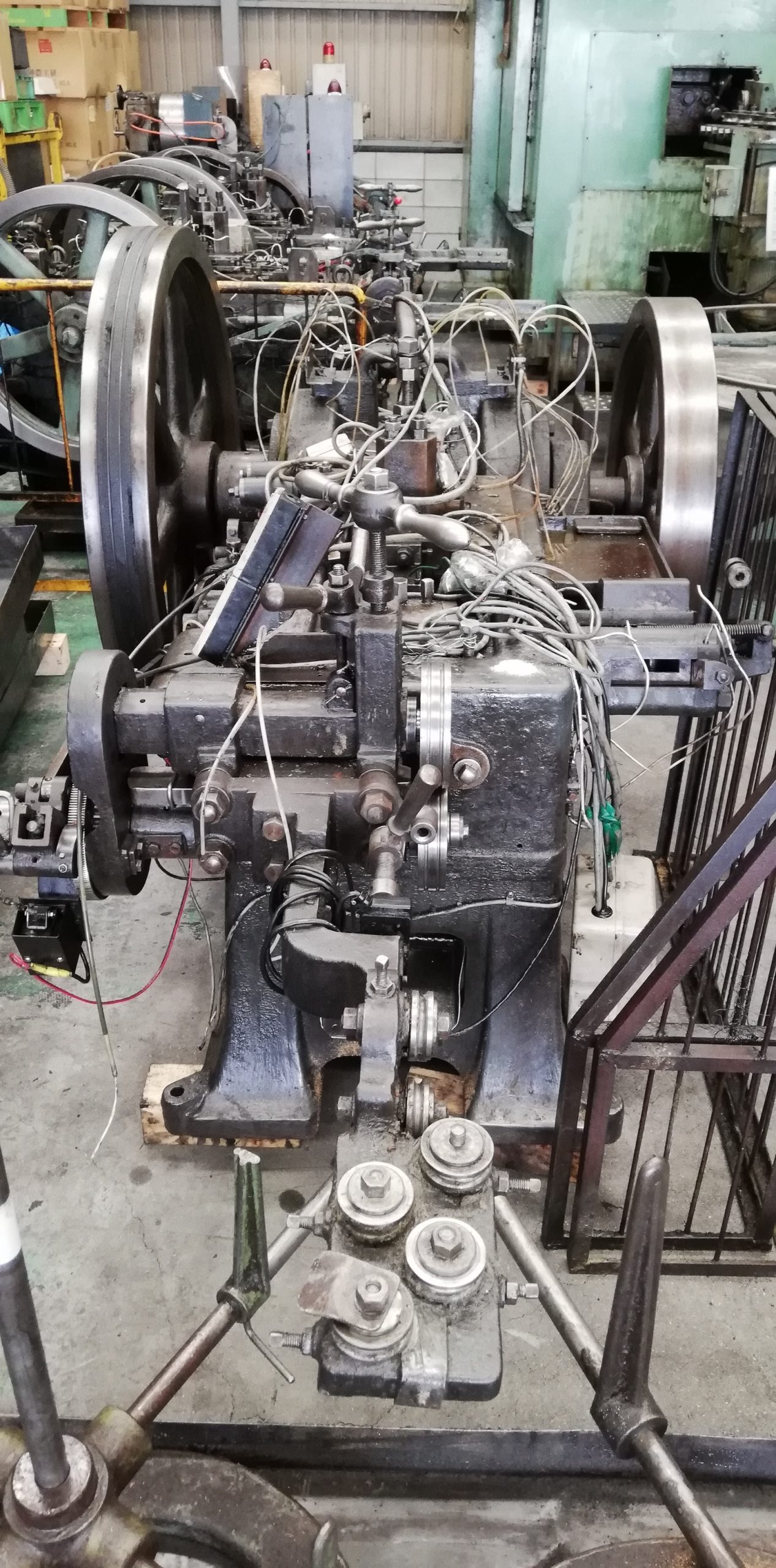 M8x100 1 die 2 blow header machine