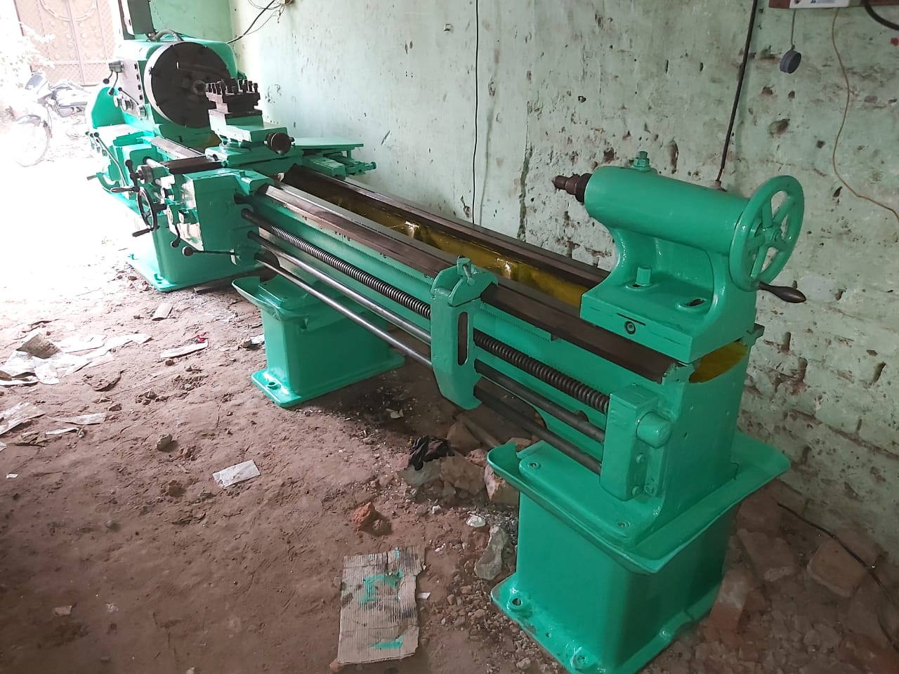 2500 x 400x 100 Heavy Duty Lathe Machine