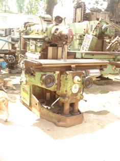 600 x 250 x 250  Vertical Milling Machine