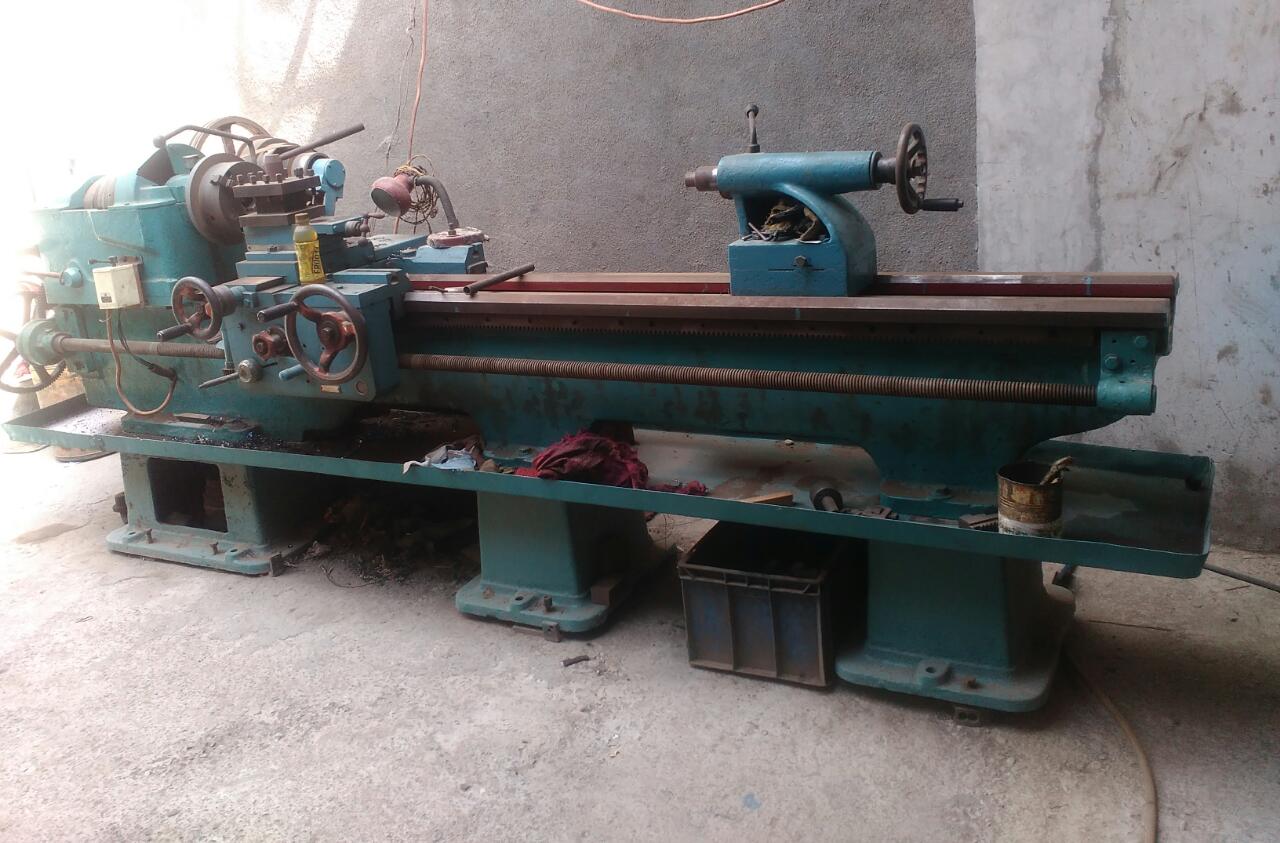3045 x 300 x 75 mm Heavy Duty Lathe Machine