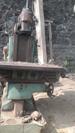 1350 x 315 x 315 Vertical Milling Machine